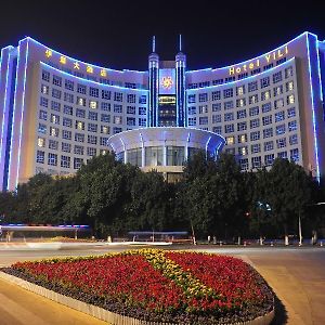 新疆伊宁市伊犁大酒店 Exterior photo